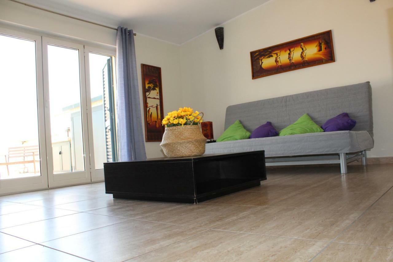 L'Occhio Sul Vesuvio Appartamento Con Terrazza Privata E Casa Vacanza Senza Terrazza Privata 那不勒斯 外观 照片